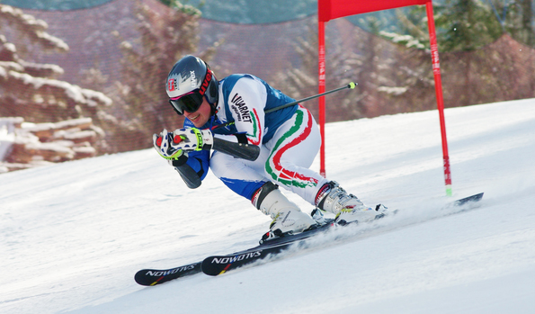 sci discesa slalom porta