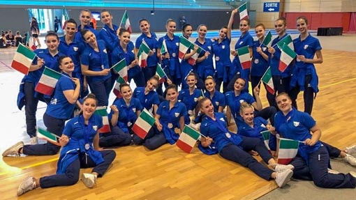 twirling oro s cristina