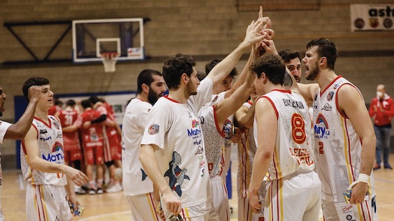 oleggio magic basket squadra mani