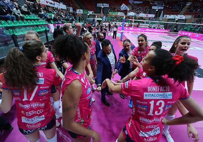 Igor Volley break rosa