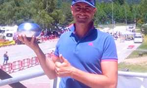 b golf vincitore